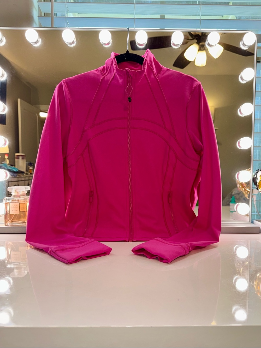 Lululemon Define Cropped Jacket Nulu Sonic Pink - Size 10 - Like New Condition - Picture 5 of 13